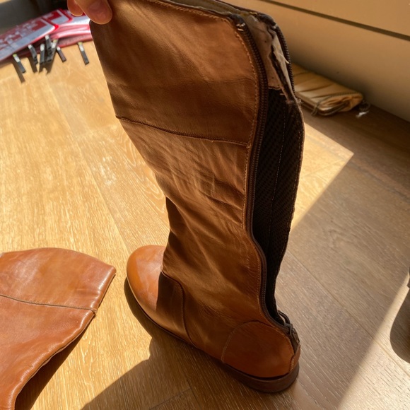 brown boots - Picture 2 of 4